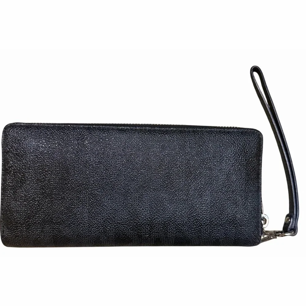 Michael Kors Wallet  Black Zip-Around Wristlet Jet Set